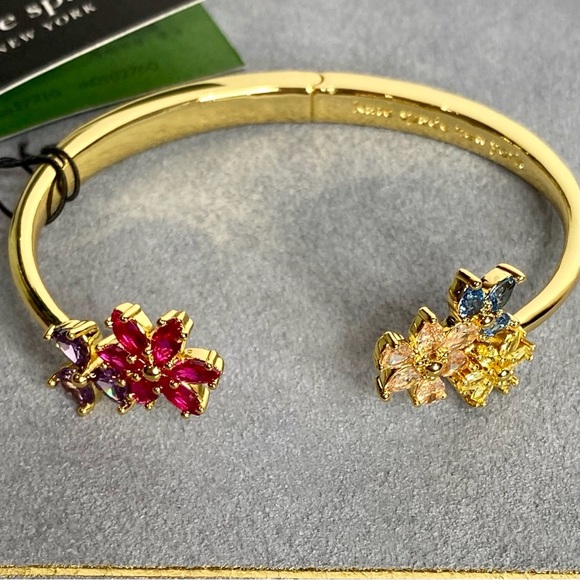Kate Spade NWT Gold First Bloom Open Hinge Cuff Bracelet Accented W/ Flowers - Picture 3 of 15